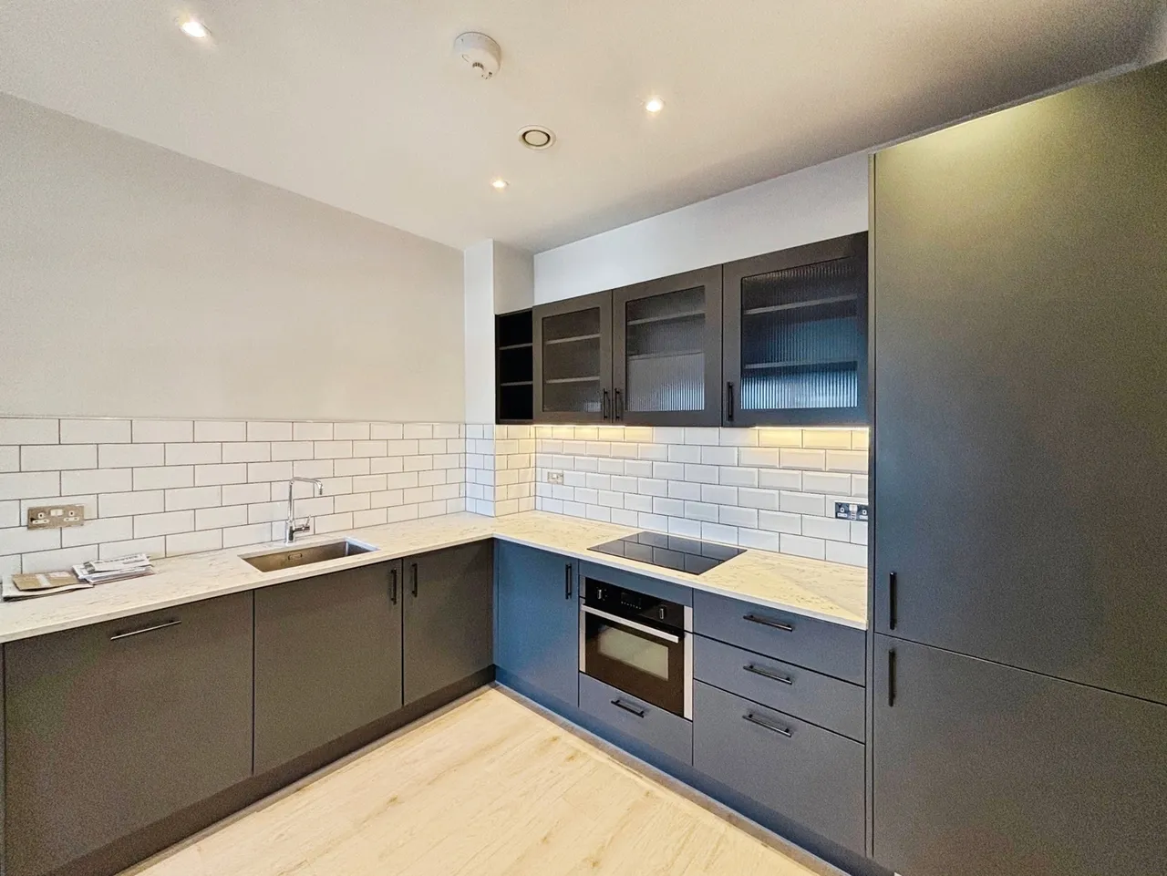 1 bed flat to rent — Pembroke Broadway, Camberley, Surrey, GU15 3FB
