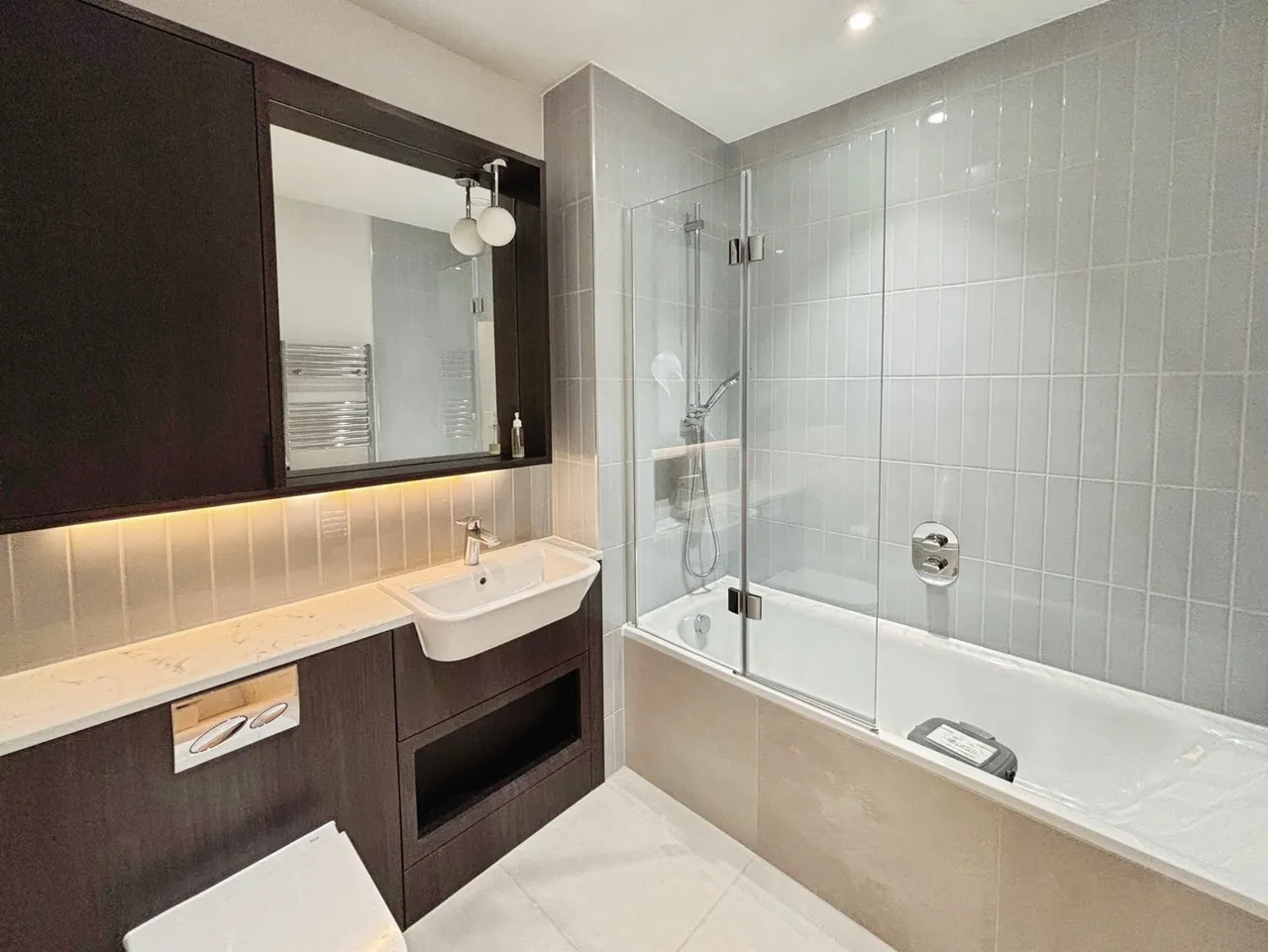 Pembroke Broadway, Camberley, Surrey, GU15 3FB, photo 5