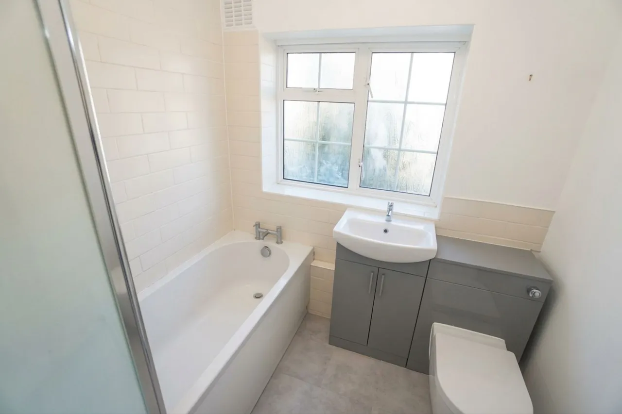 New Road Close, High Wycombe, HP12, photo 10
