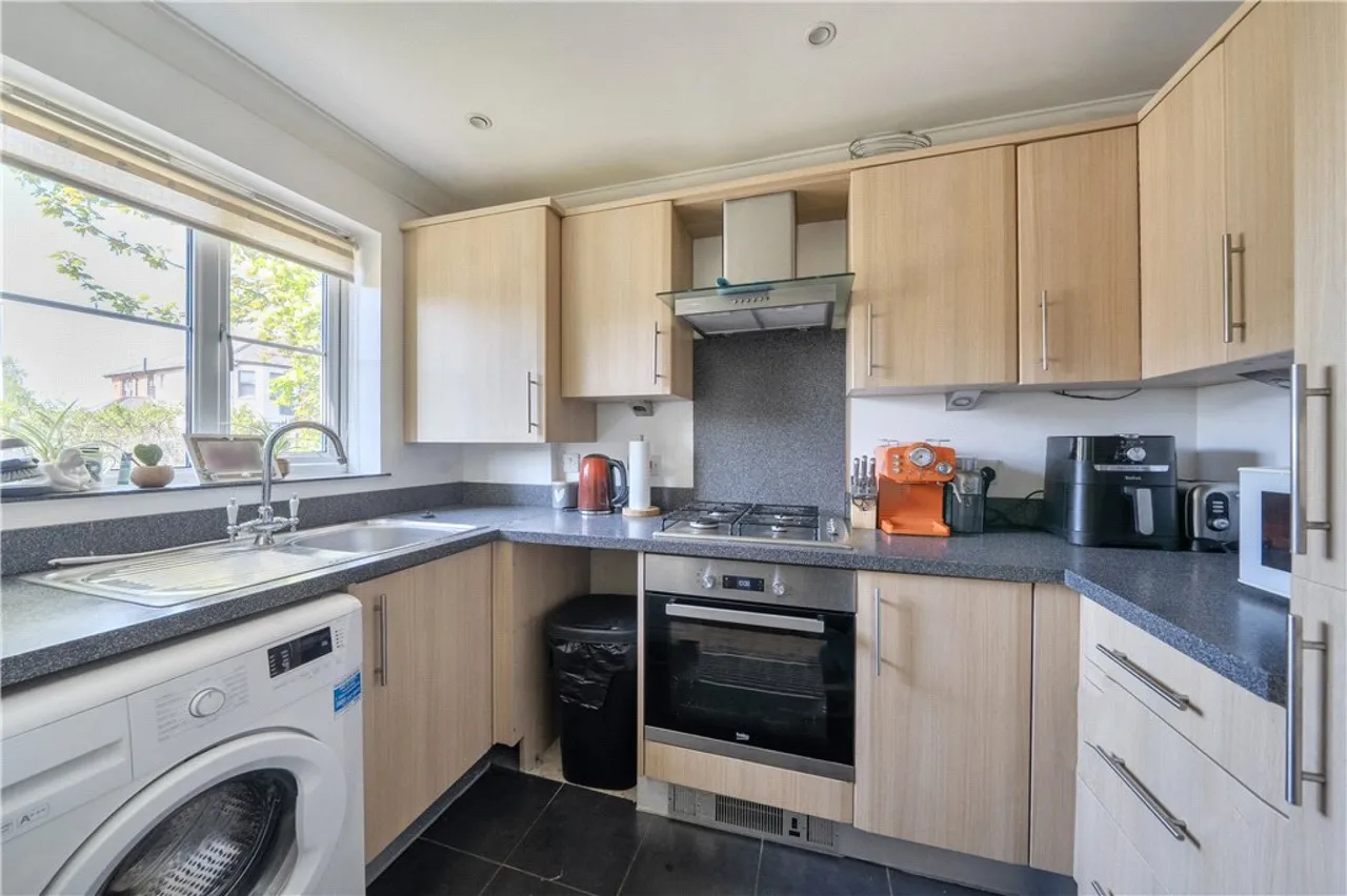 Botley Road, North Baddesley, SO52, photo 3