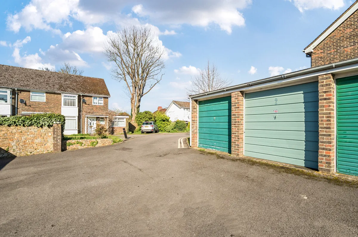 Storrington, RH20 4LH, photo 10