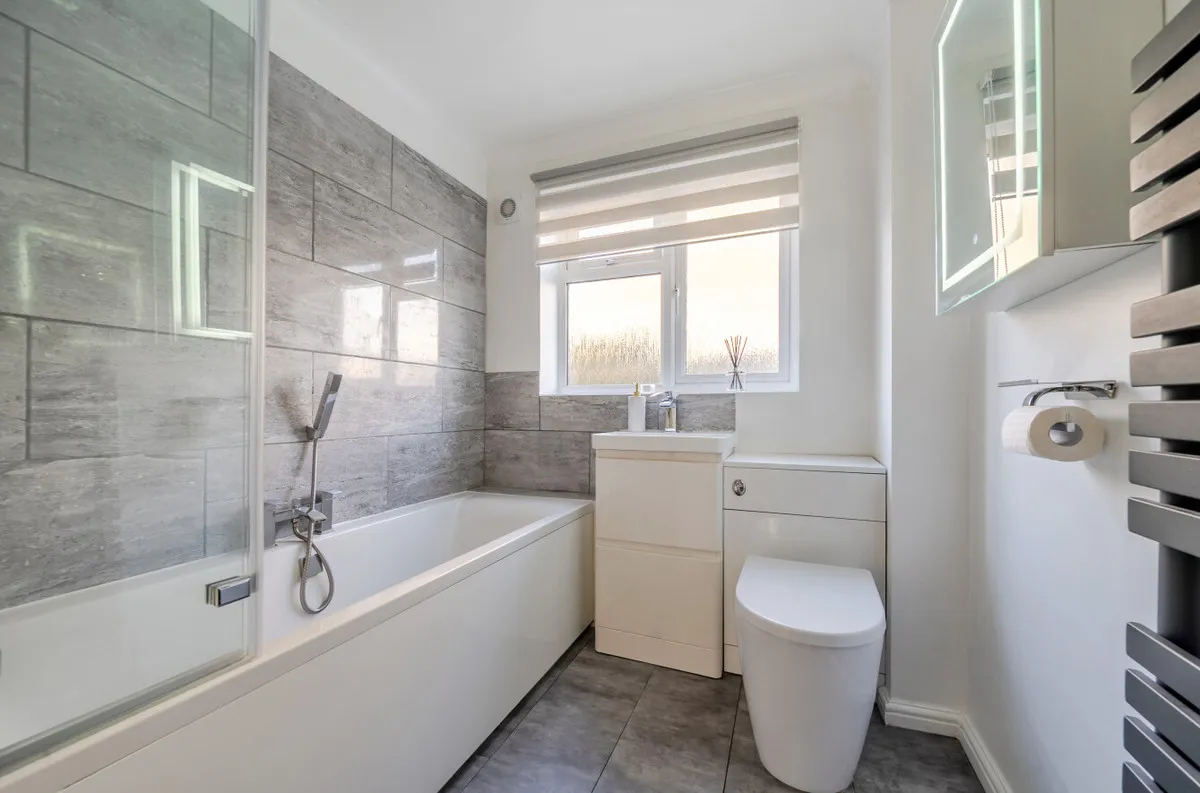Storrington, RH20 4LH, photo 8