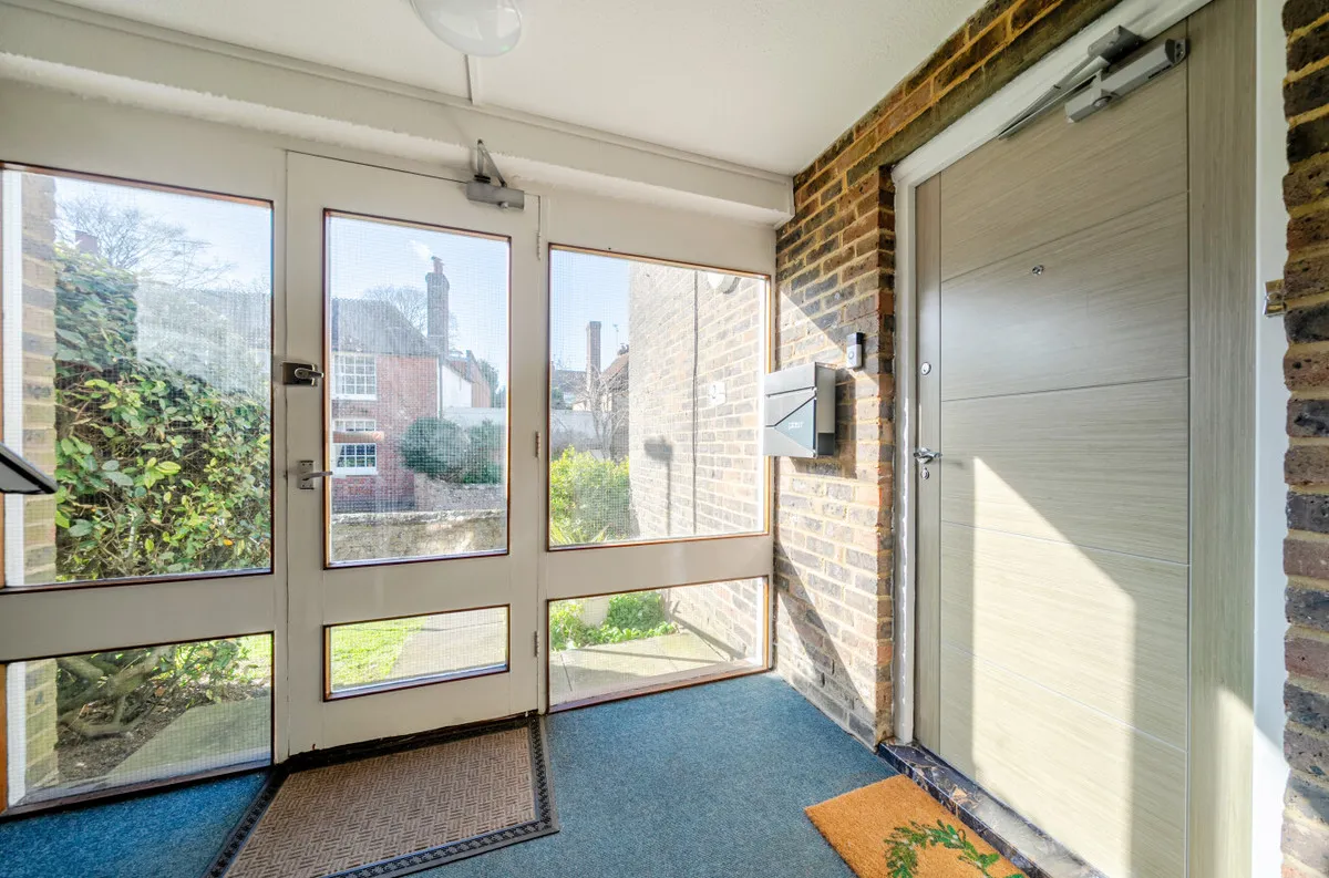 Storrington, RH20 4LH, photo 11