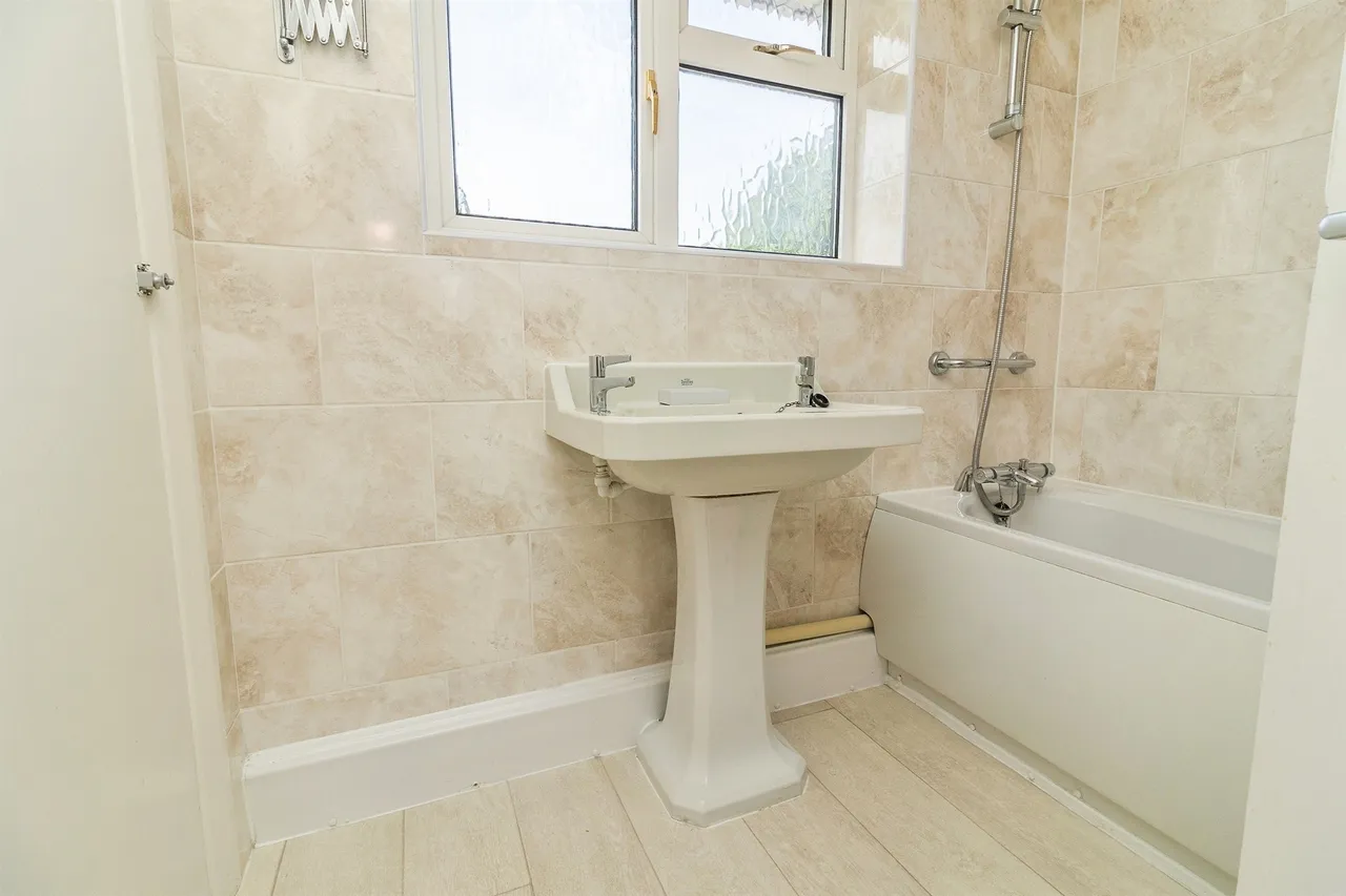 Crowland Road, Luton, LU2, photo 10