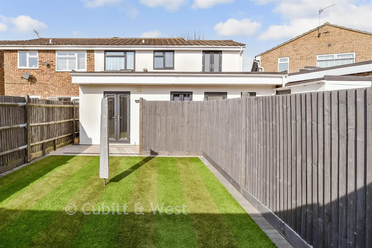 Saffron Close, Shoreham-By-Sea, BN43, photo 2