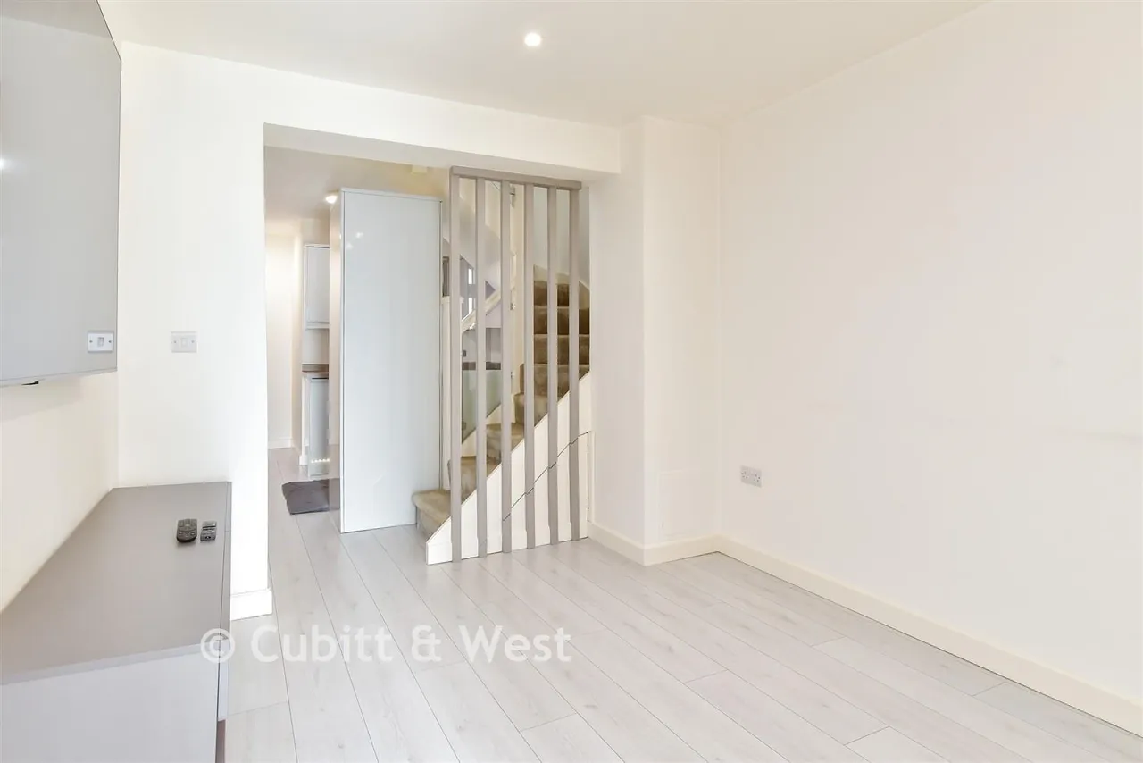Saffron Close, Shoreham-By-Sea, BN43, photo 9
