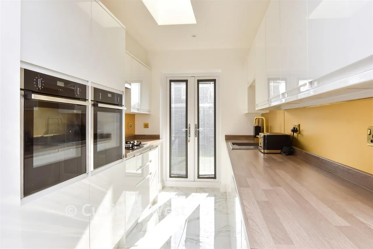 Saffron Close, Shoreham-By-Sea, BN43, photo 15