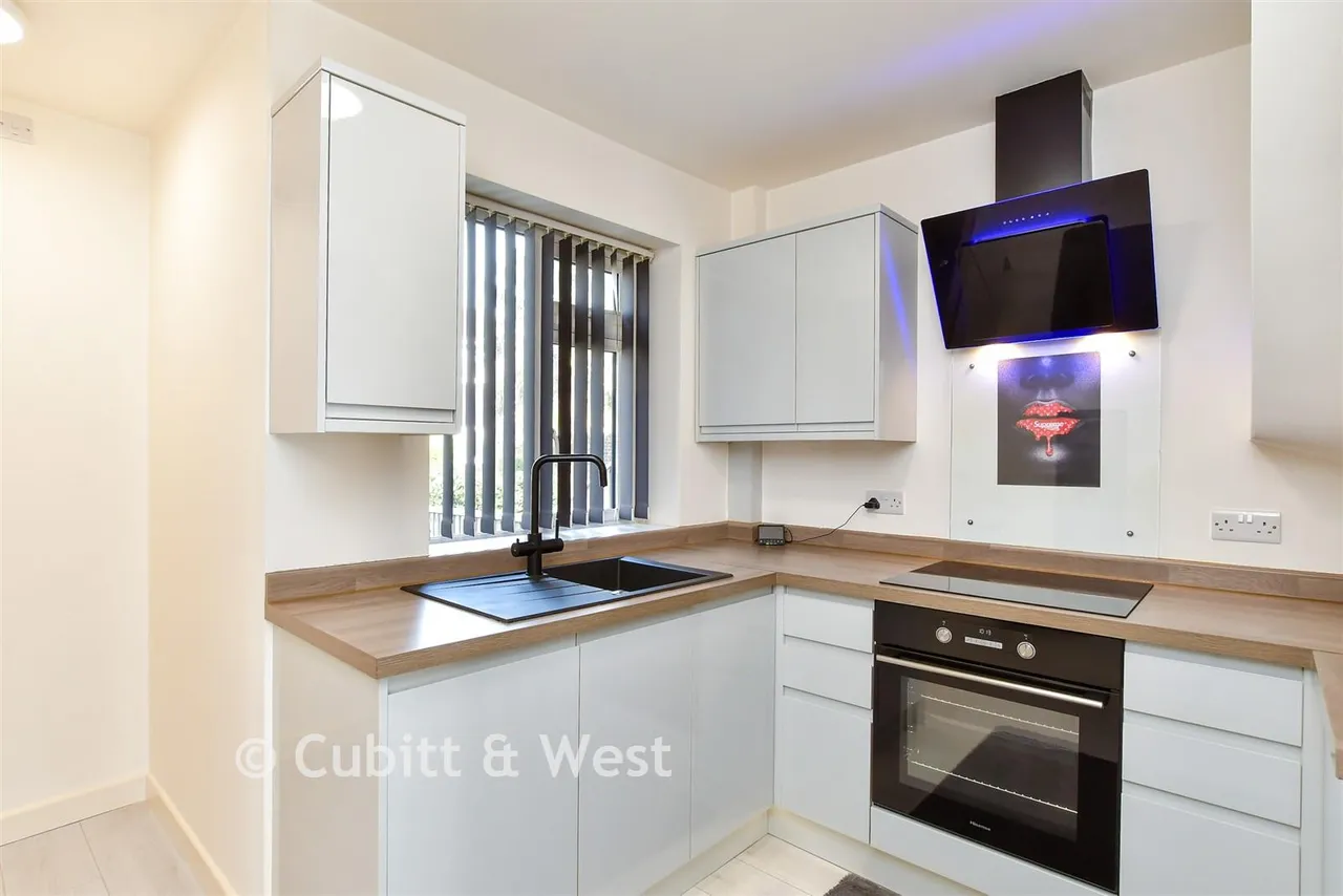 Saffron Close, Shoreham-By-Sea, BN43, photo 7