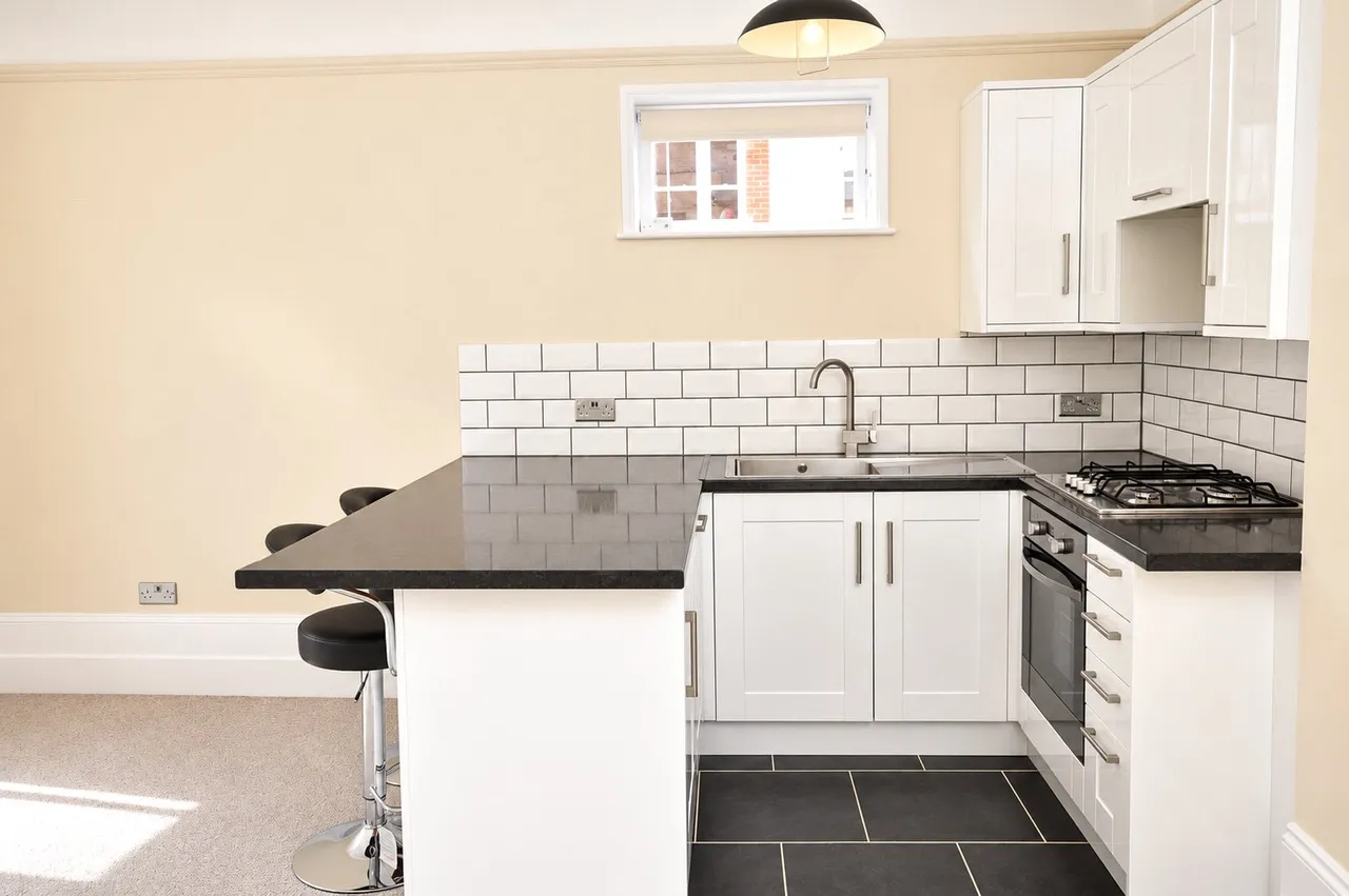 York Road, Guildford, GU1, photo 3