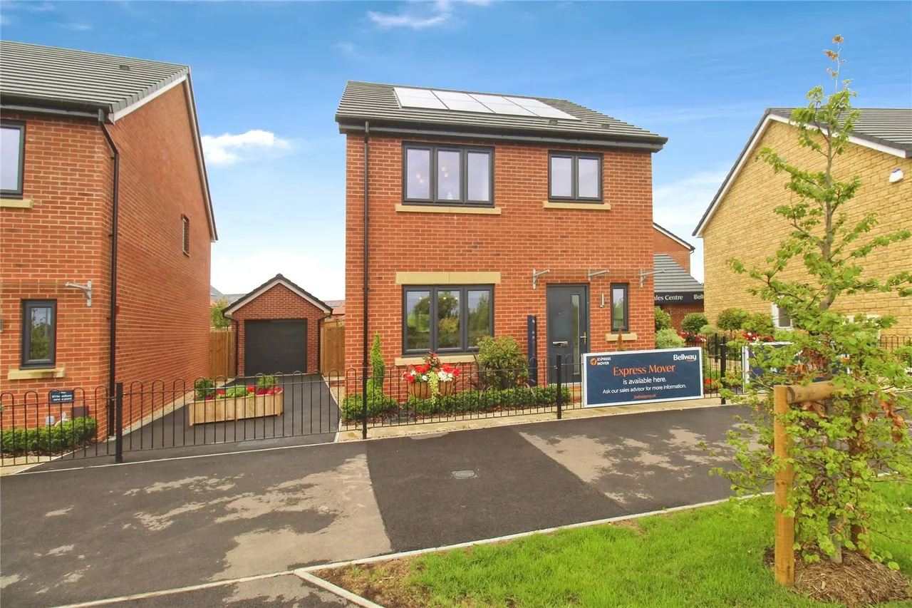 3 bed house for sale, Weavers Meadow, Trowbridge