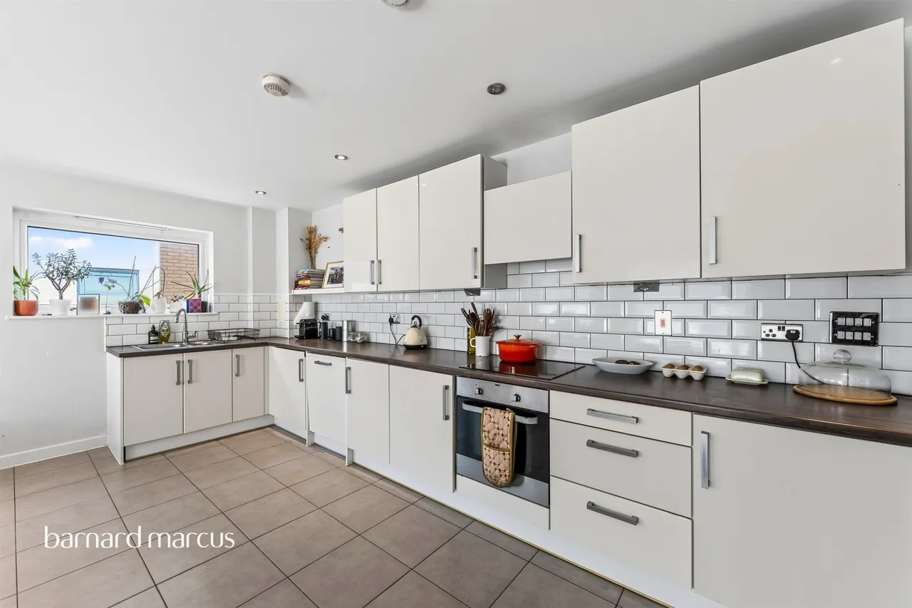 Talbot Close, Mitcham, photo 9