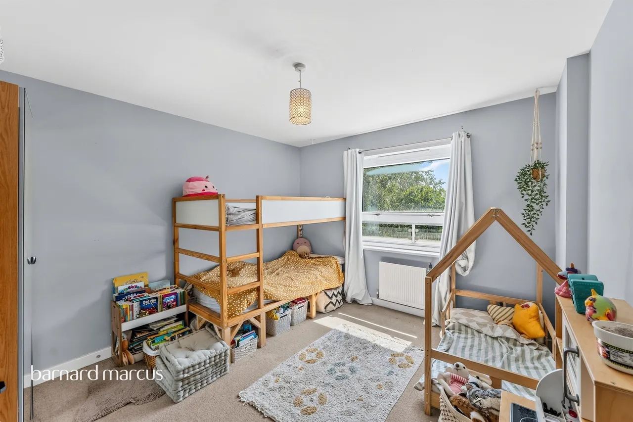 Talbot Close, Mitcham, photo 8