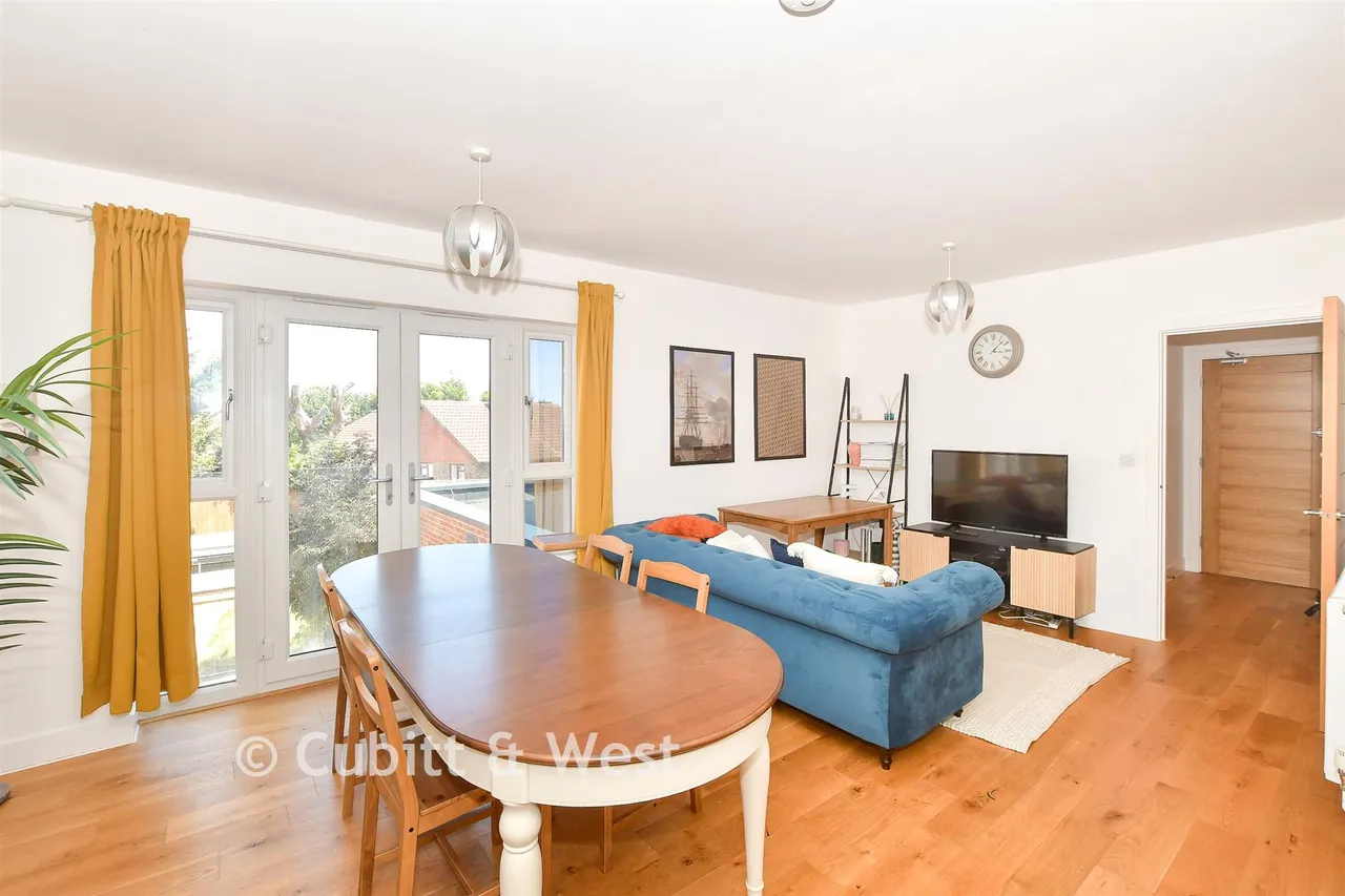 Victoria Road, Burgess Hill, RH15, photo 2