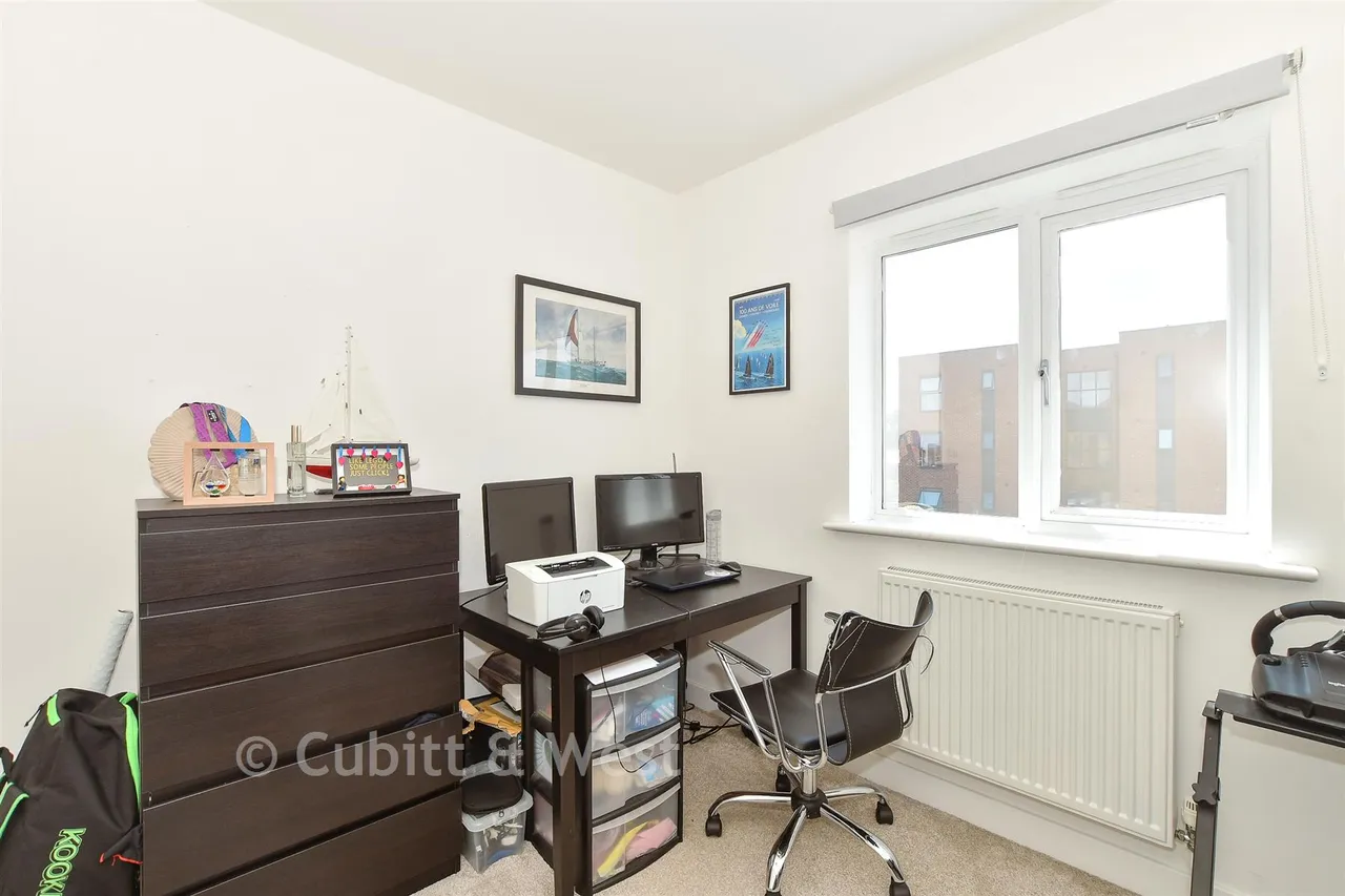 Victoria Road, Burgess Hill, RH15, photo 9