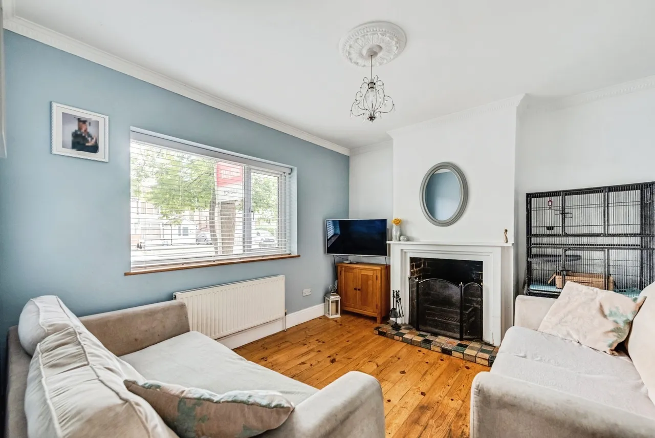 Cheney Manor Road, SWINDON, Wiltshire, SN2, photo 3