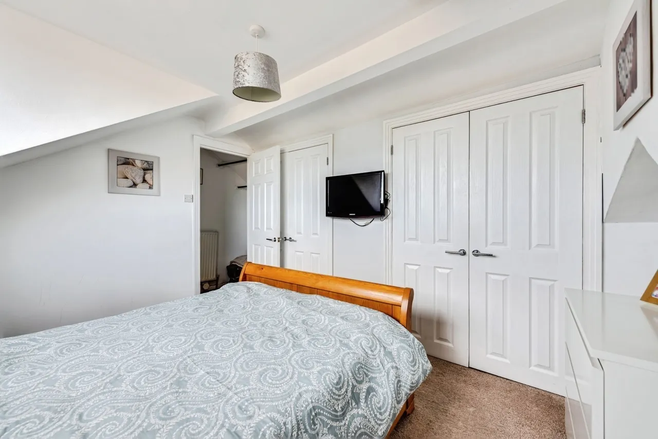 Cheney Manor Road, SWINDON, Wiltshire, SN2, photo 12