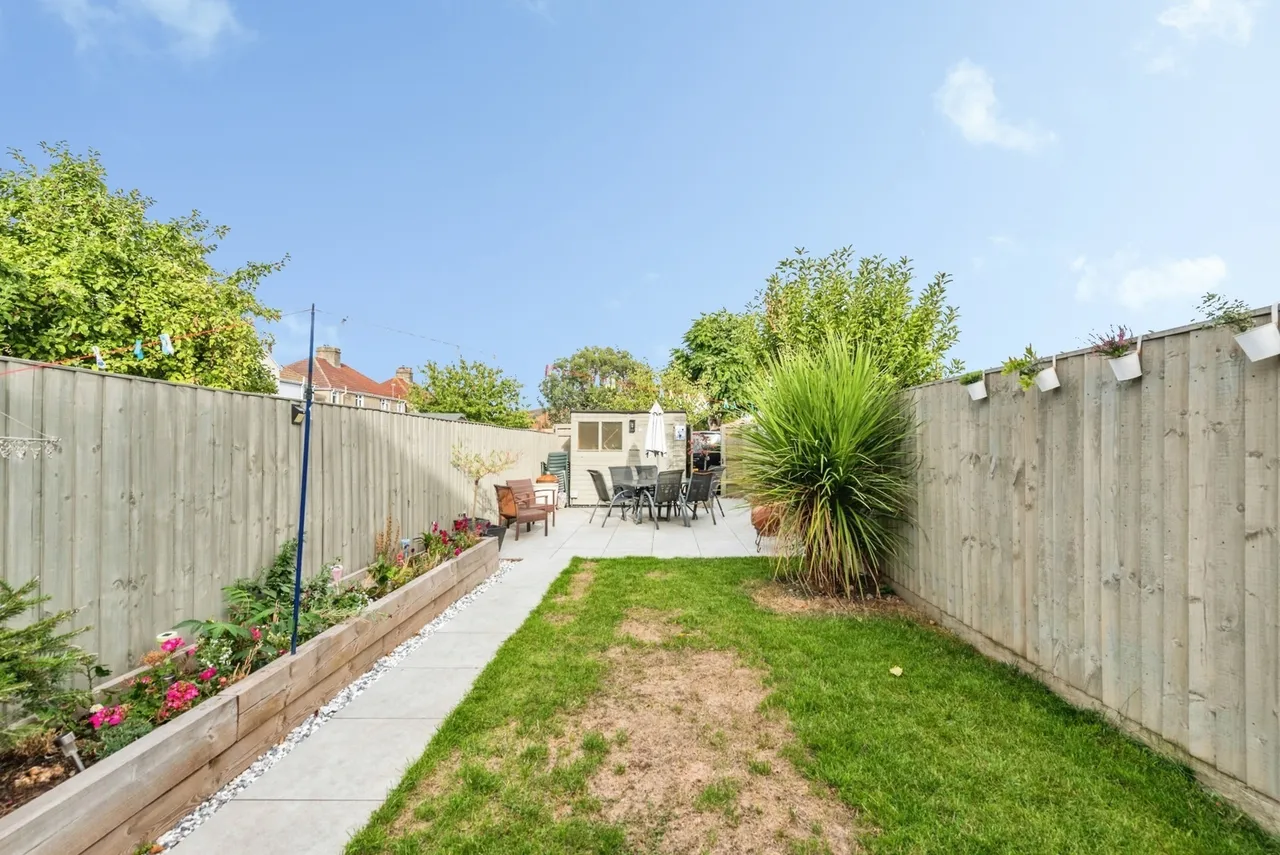 Cheney Manor Road, SWINDON, Wiltshire, SN2, photo 26