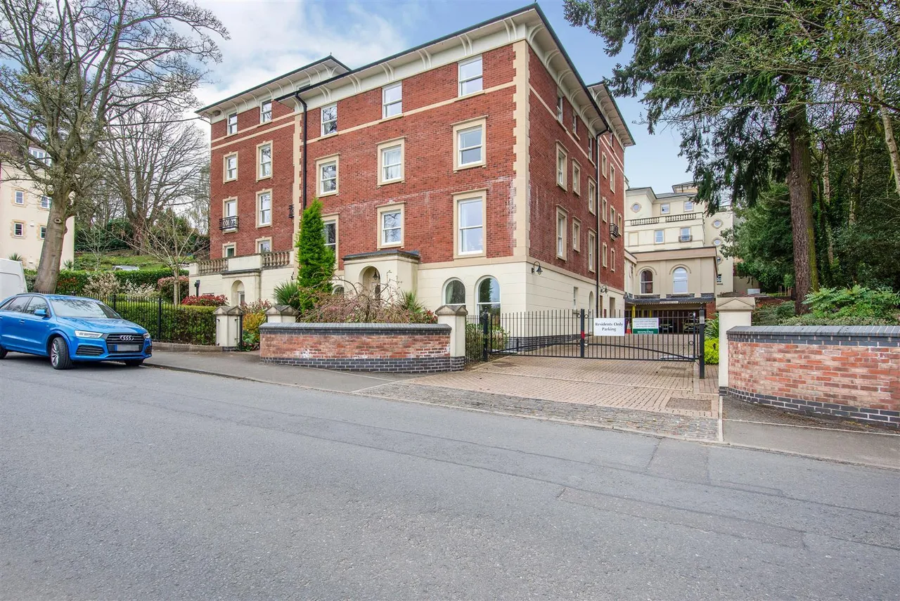 Victoria Road, Malvern, WR14, photo 15