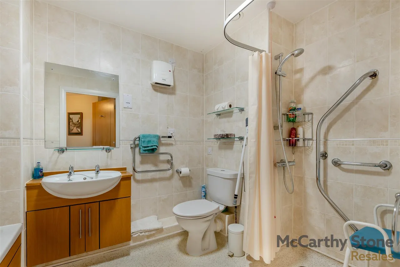 Victoria Road, Malvern, WR14, photo 12