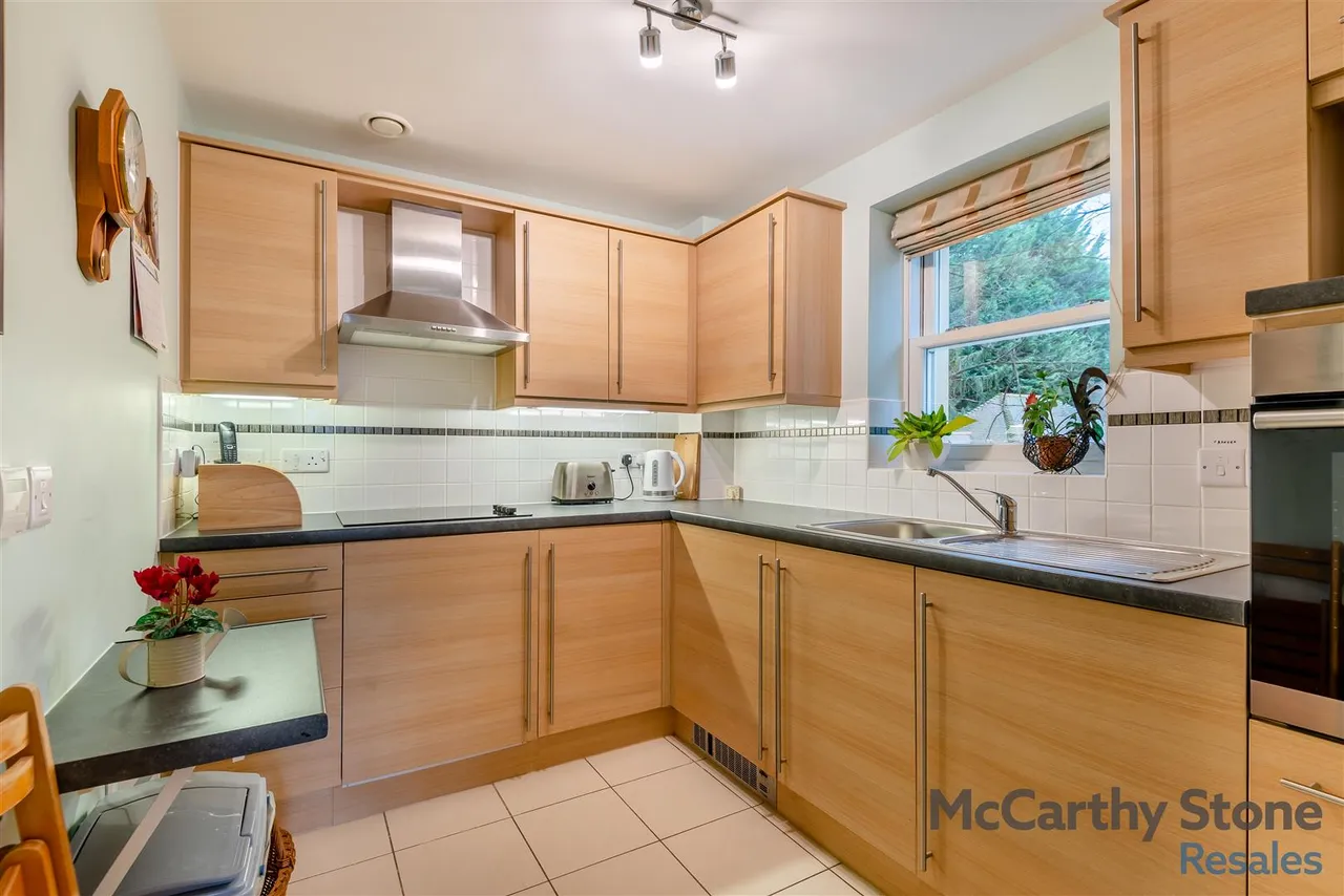 Victoria Road, Malvern, WR14, photo 7