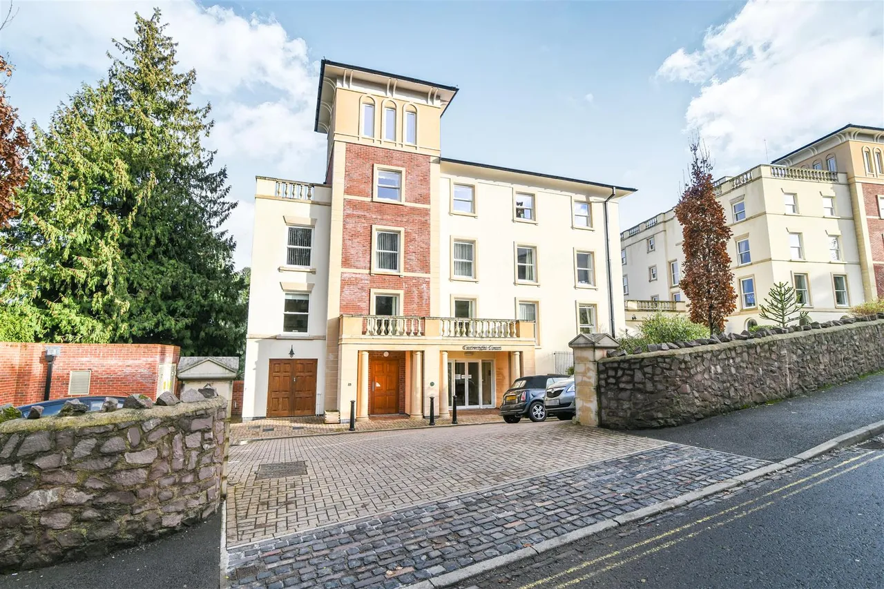 Victoria Road, Malvern, WR14, photo 2