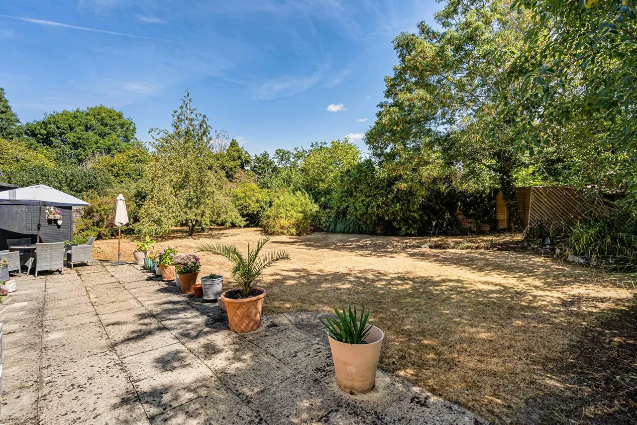 Winston Drive, Stoke D'abernon, KT11, photo 11