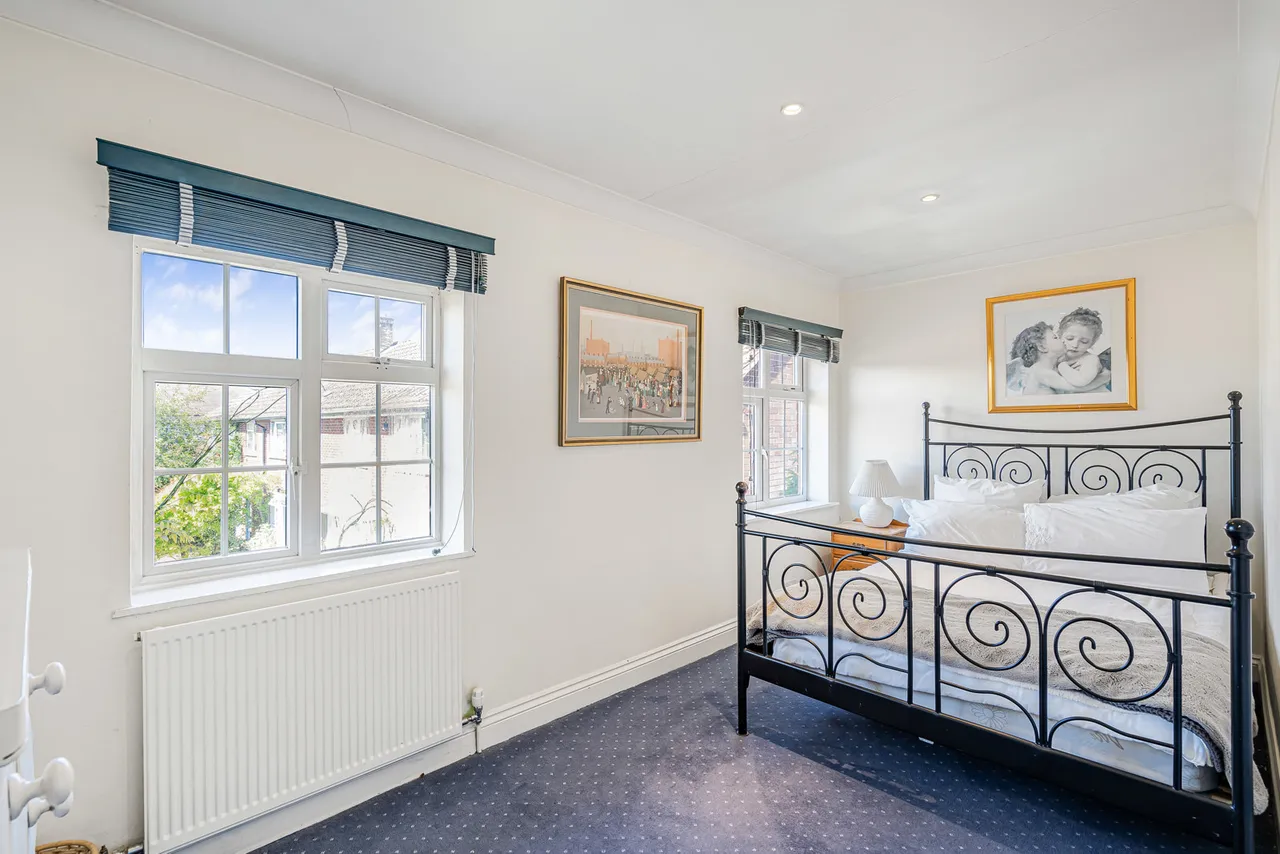 Winston Drive, Stoke D'abernon, KT11, photo 13