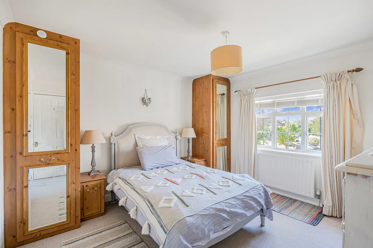 Winston Drive, Stoke D'abernon, KT11, photo 10