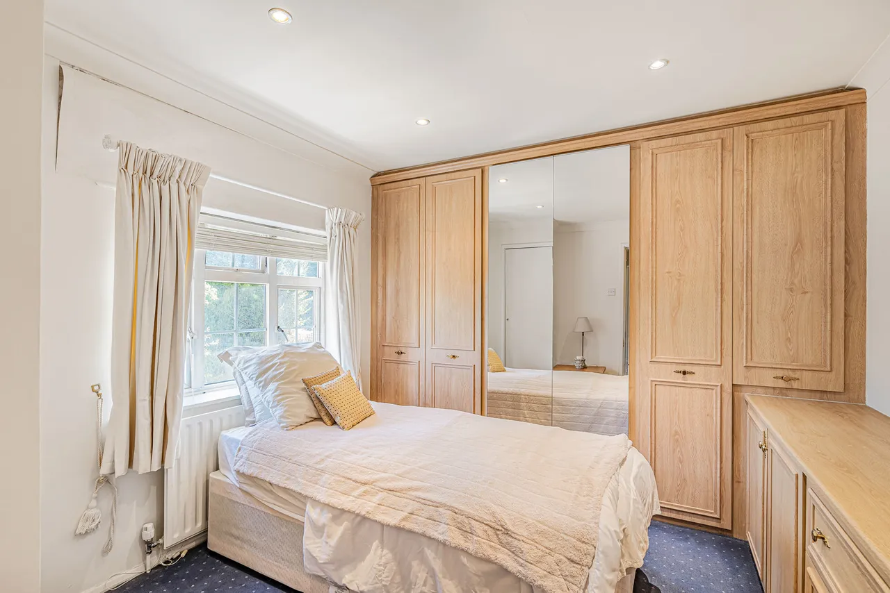 Winston Drive, Stoke D'abernon, KT11, photo 15