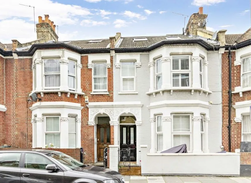 3 bed flat to rent — Kelvedon Road, Parsons Green, SW6