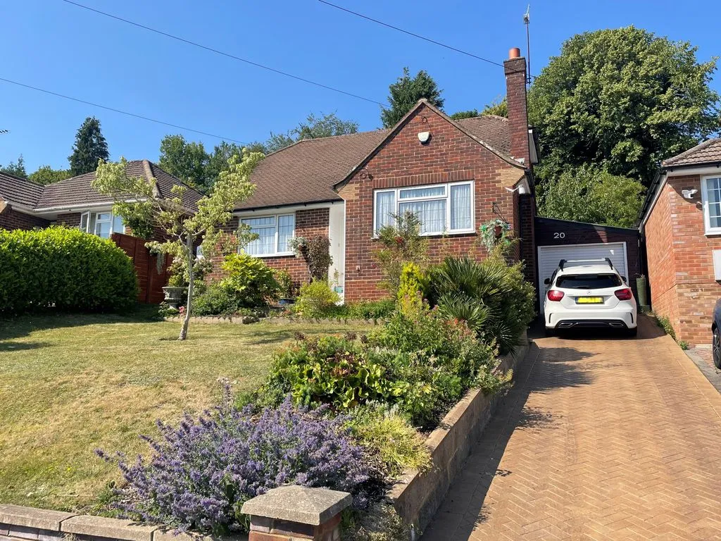 3 bed house for sale — Terryfield Road, High Wycombe HP13 7RX