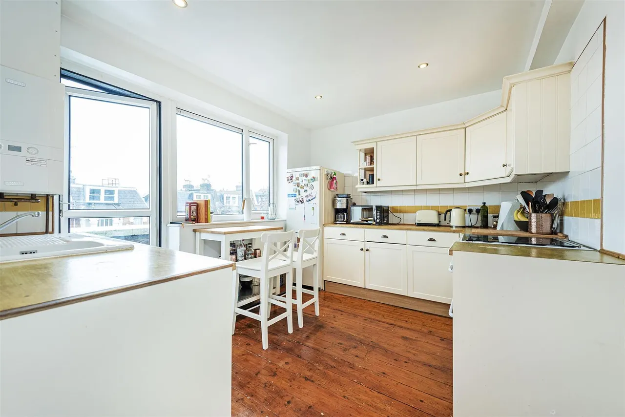 Beverley Road, Barnes, SW13, photo 2