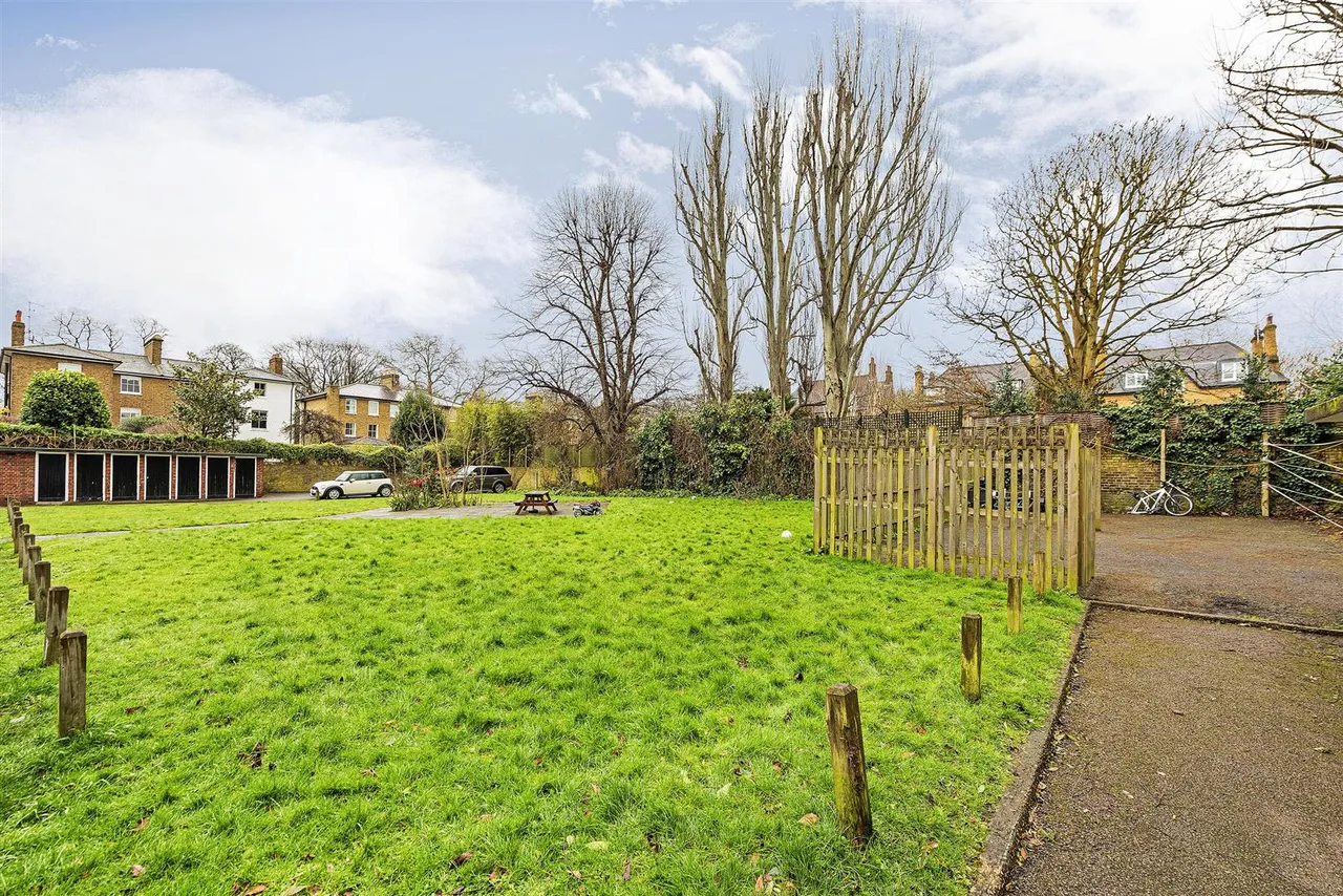 Beverley Road, Barnes, SW13, photo 4