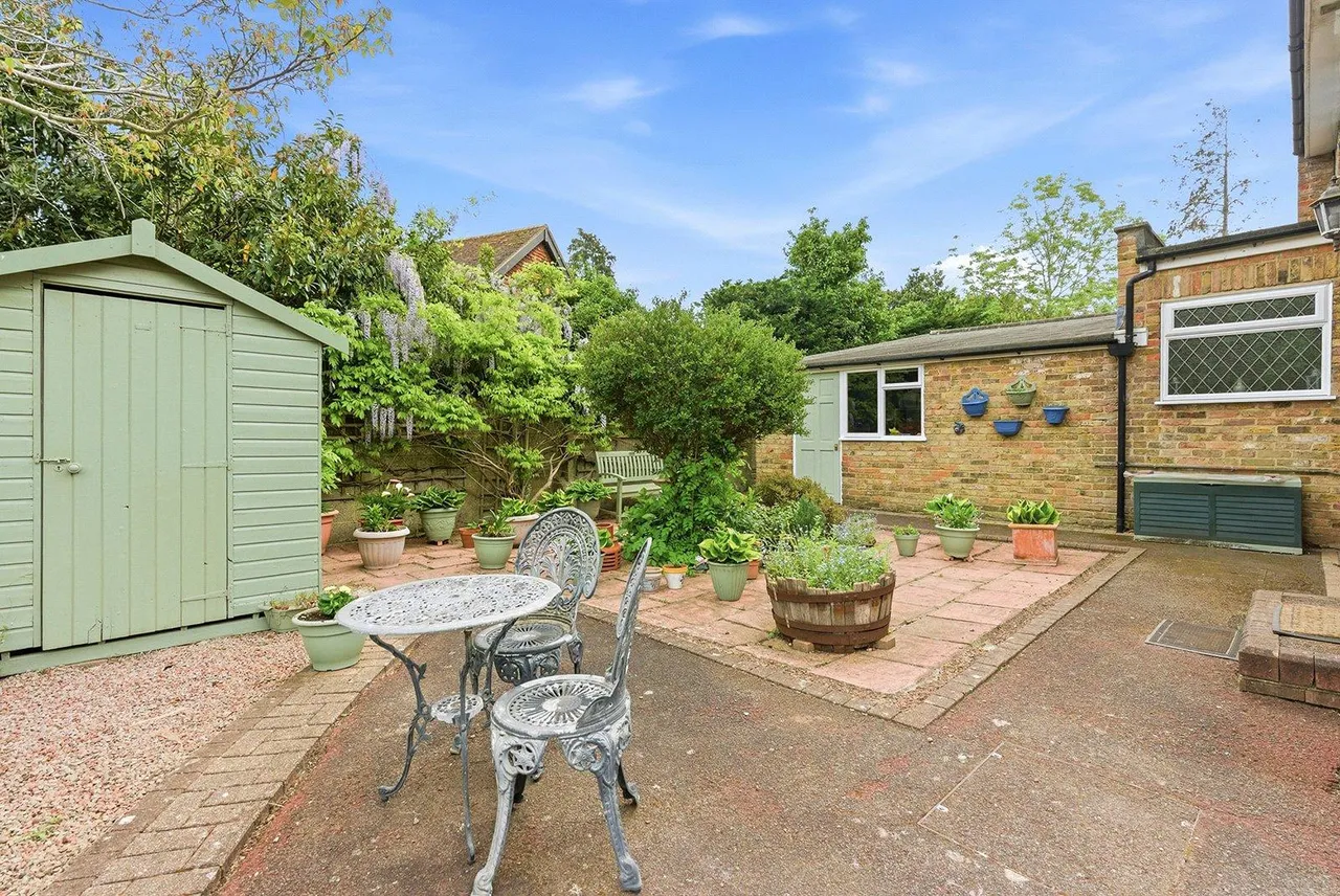 Norwood Lane, Iver, SL0, photo 23