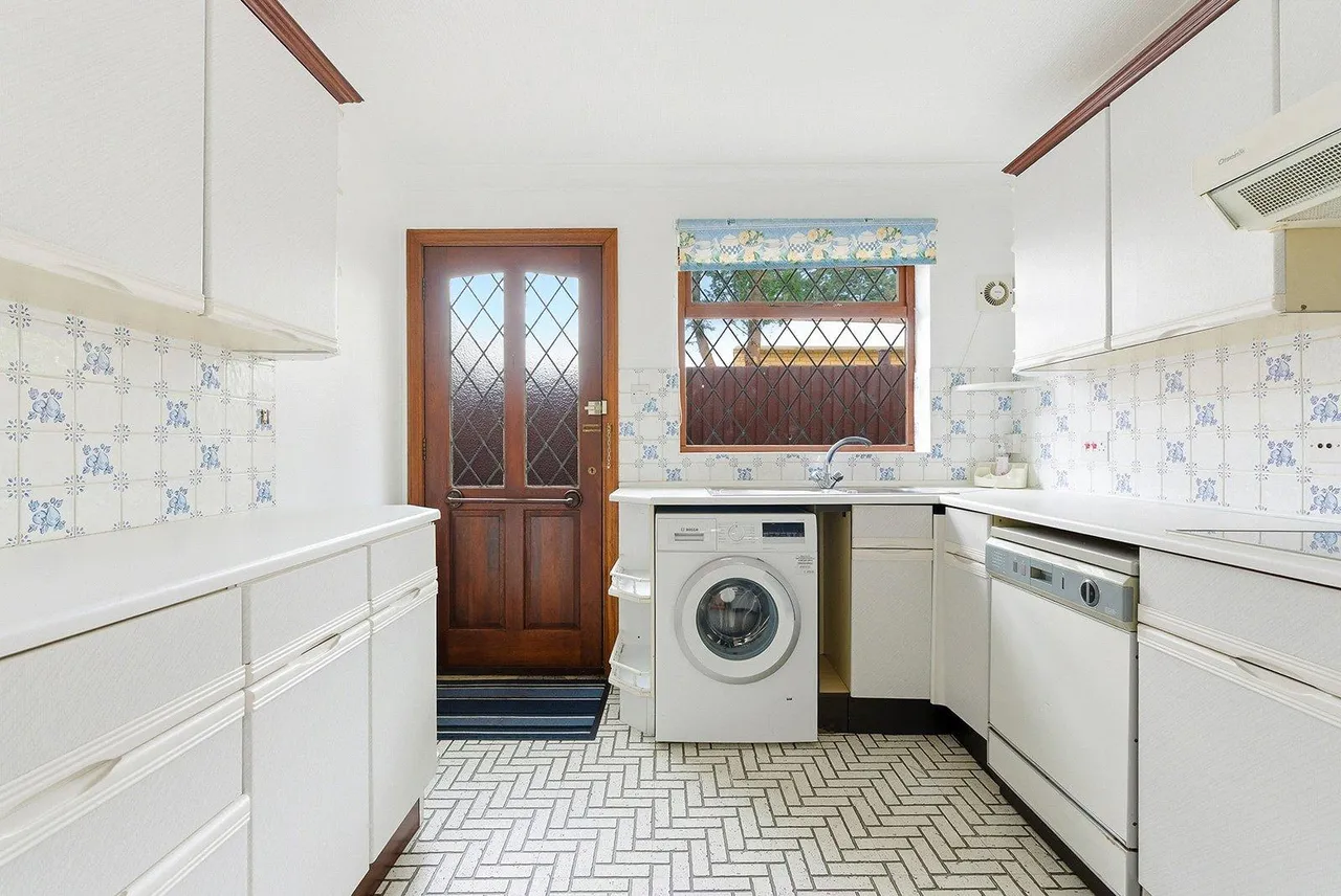 Norwood Lane, Iver, SL0, photo 14