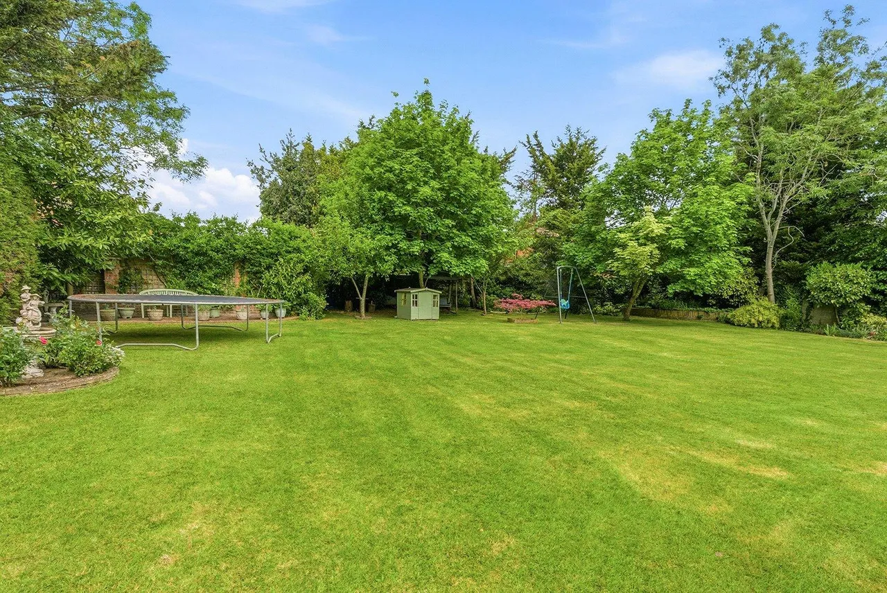 Norwood Lane, Iver, SL0, photo 26
