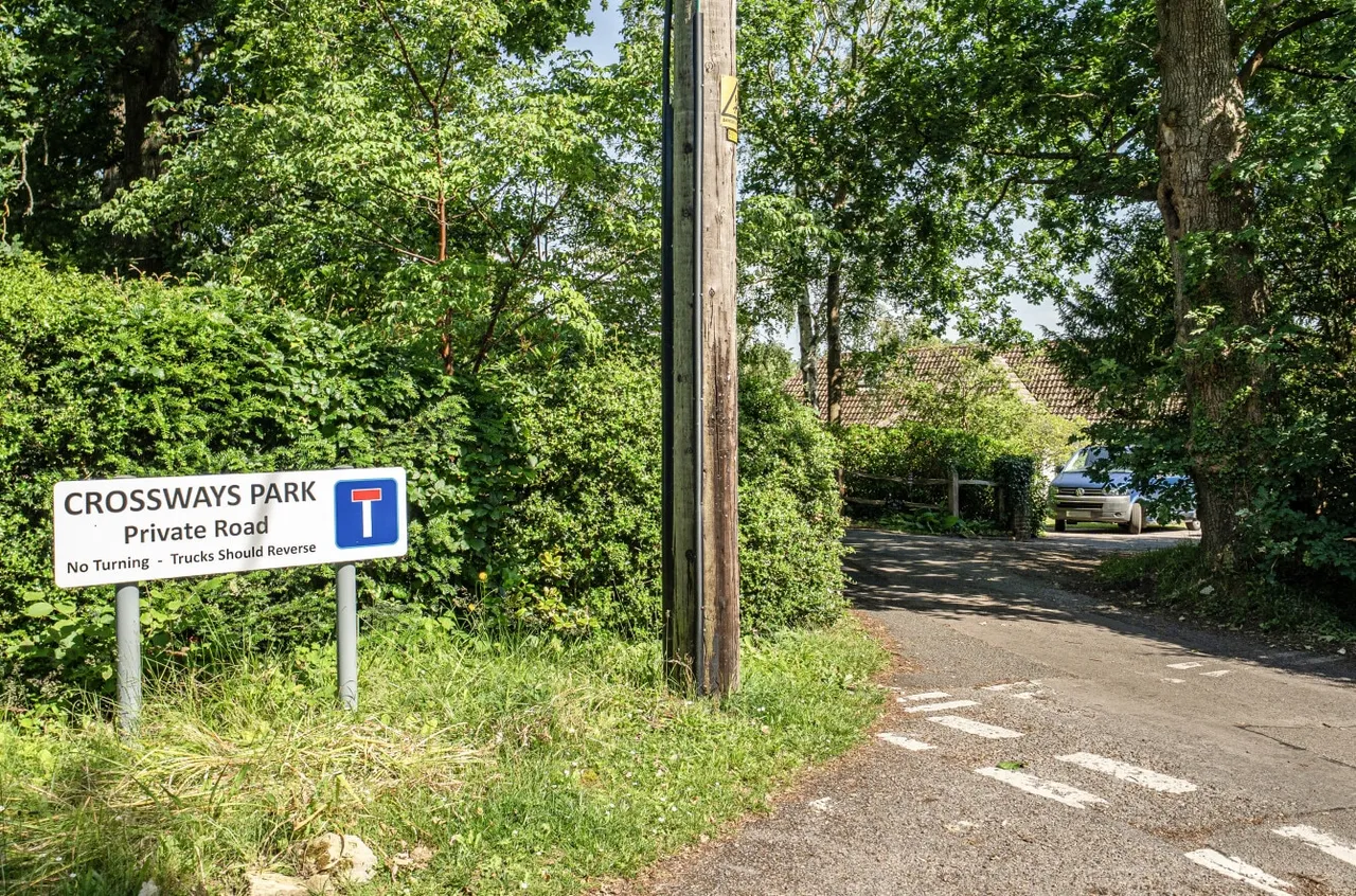 Crossways, West Chiltington, RH20, photo 24