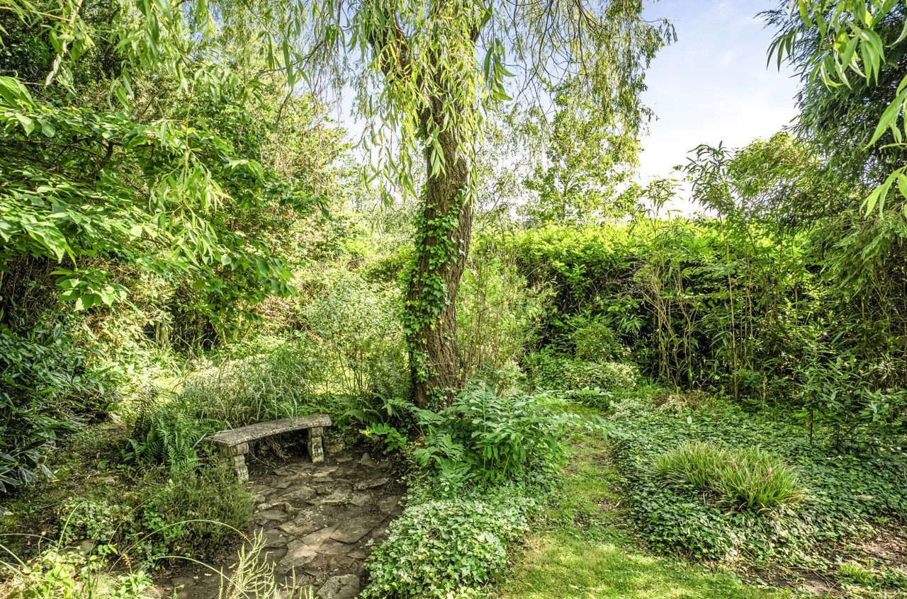 Crossways, West Chiltington, RH20, photo 19