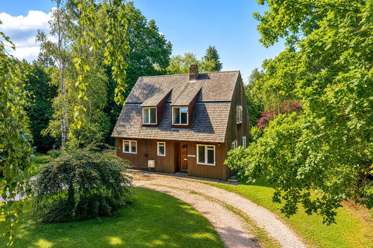 Crossways, West Chiltington, RH20, photo 2