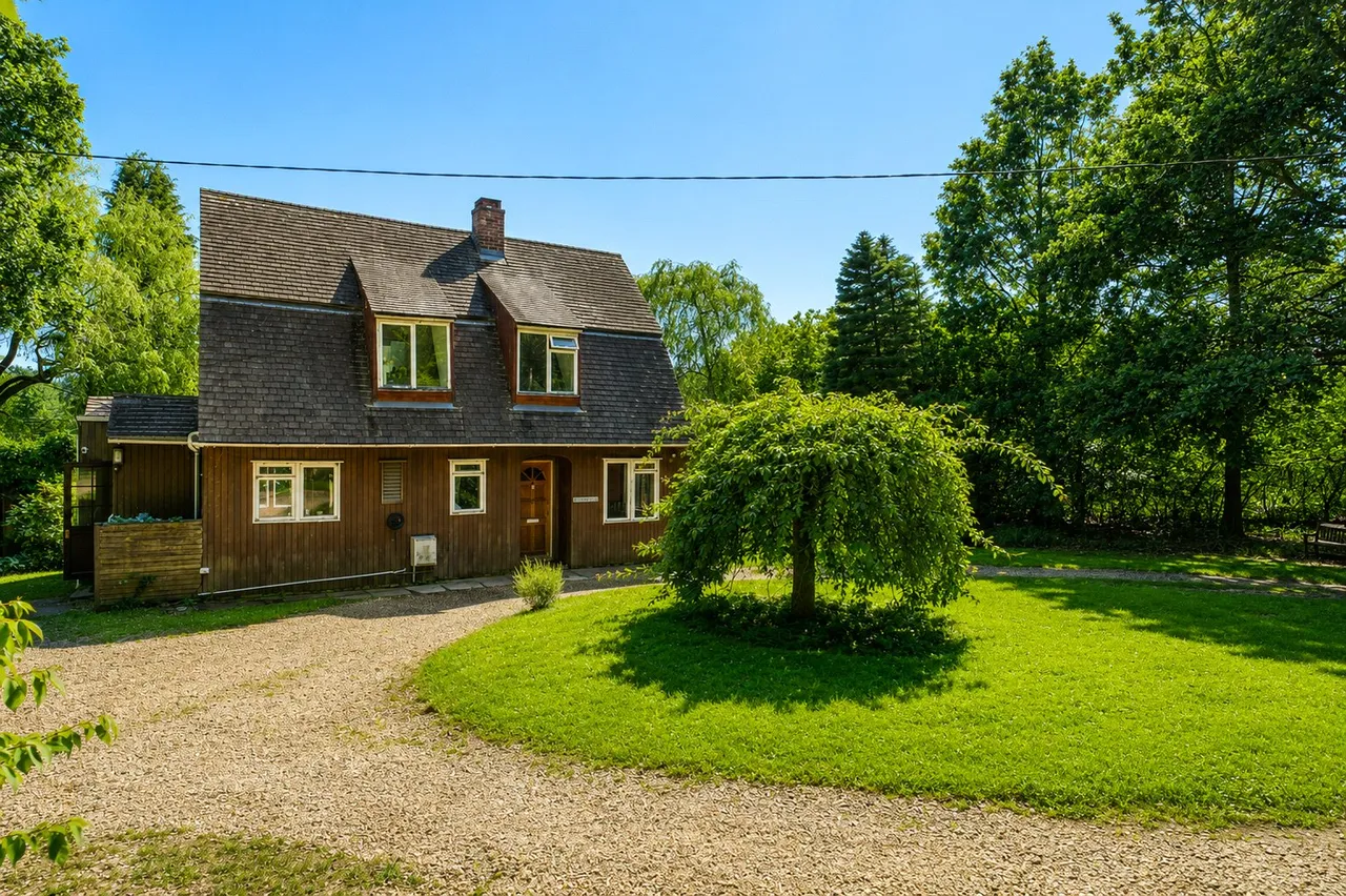 Crossways, West Chiltington, RH20, photo 3