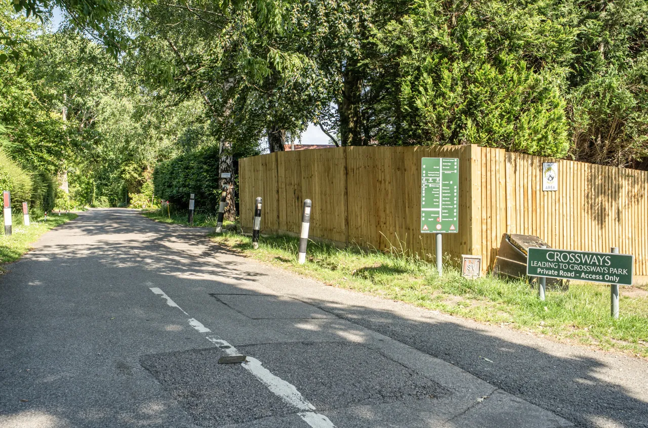 Crossways, West Chiltington, RH20, photo 25