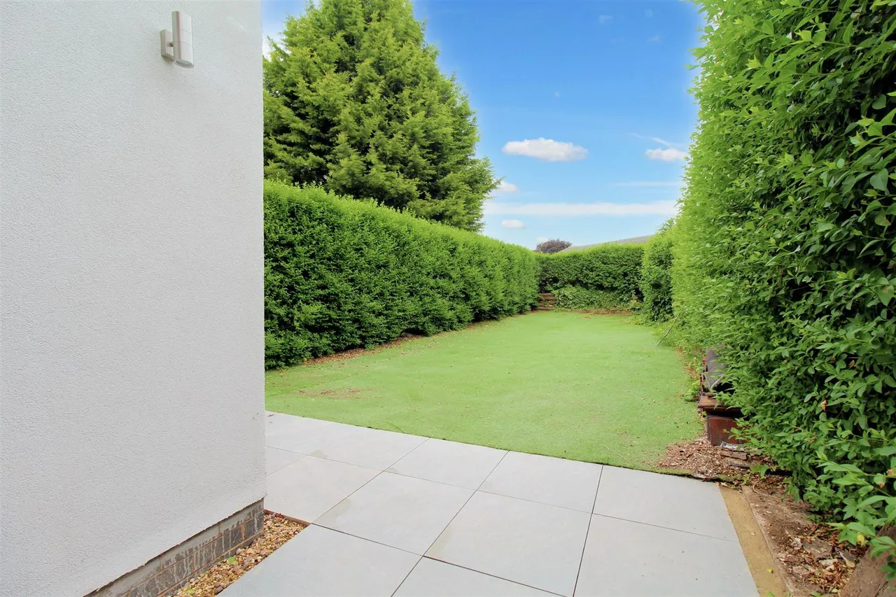 Heard Crescent, Beeston, NG9, photo 8