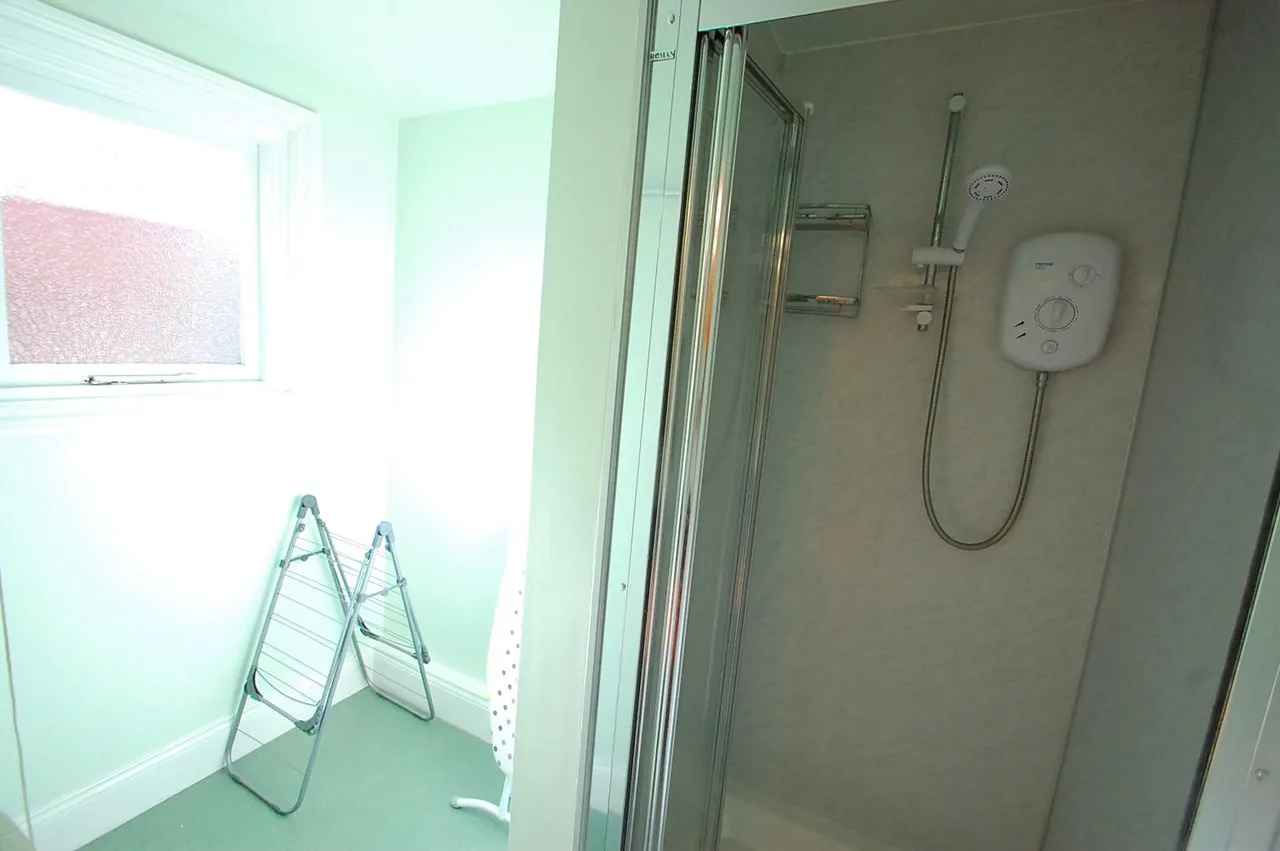 Victoria Road, Burton upon Trent, DE14, photo 9