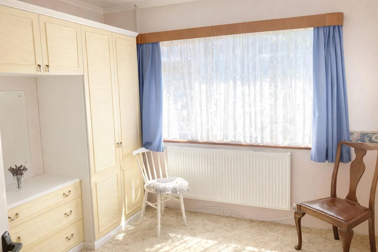 Victor Gardens, Hockley, SS5, photo 6