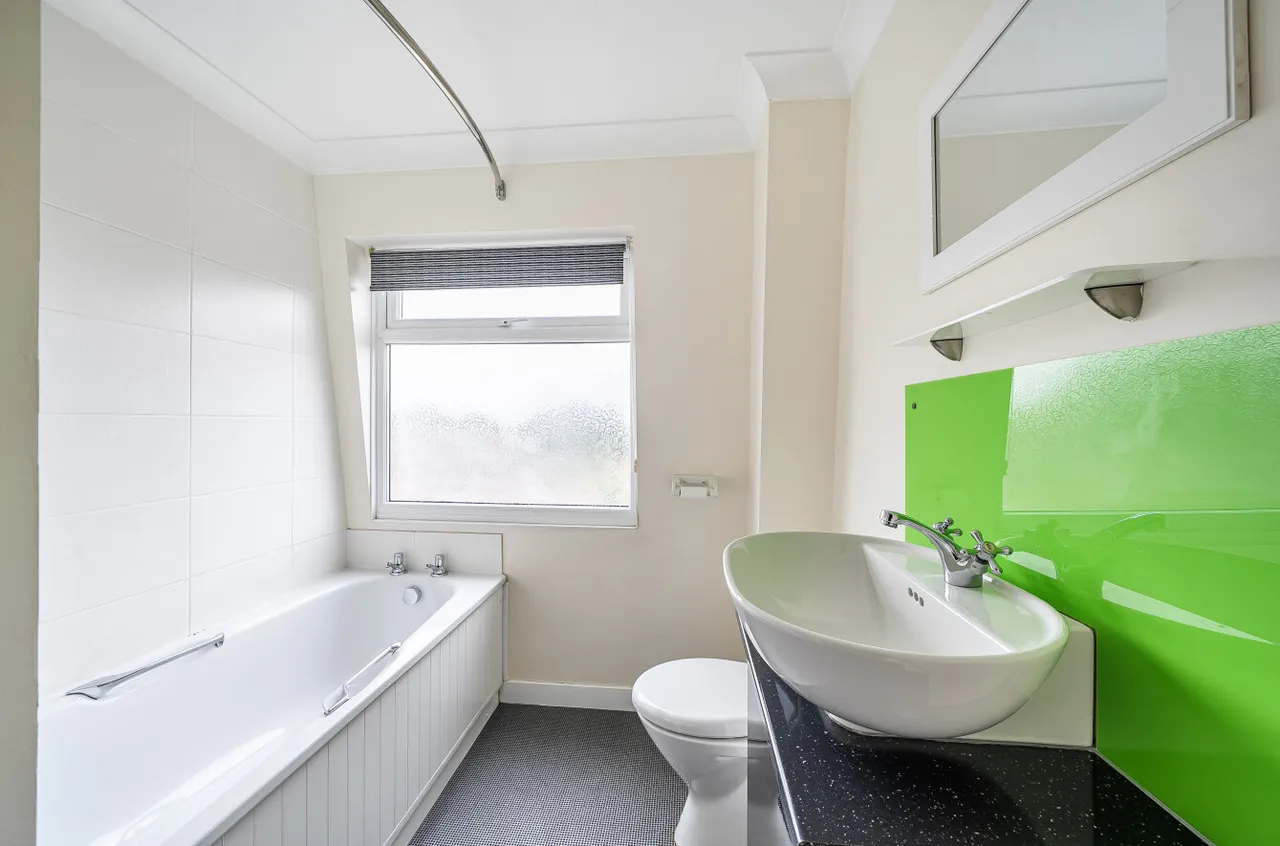 Laverstoke Close, Rownhams, SO16, photo 12