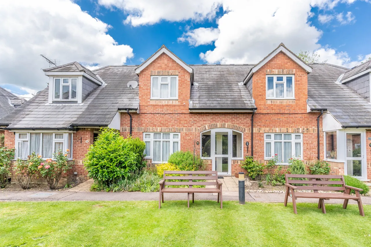 2 bed house for sale — 14 Cherchefelle Mews, Green Lane, Stanmore