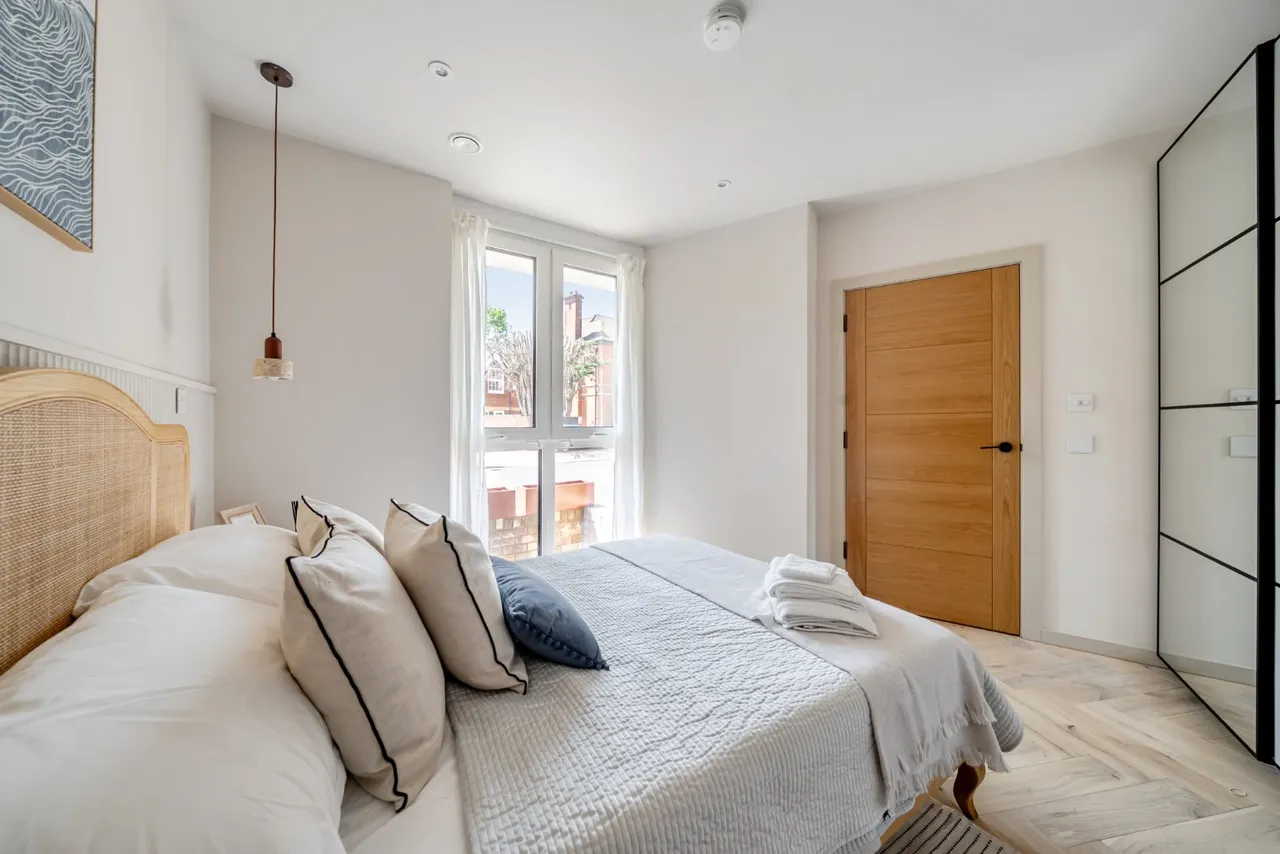 Kingston Road, Wimbledon, London, SW19, photo 5