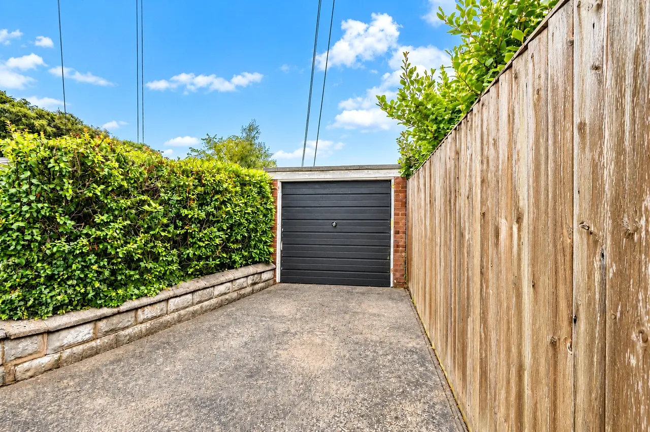 Low Wood Grove, Barnston, CH61, photo 19