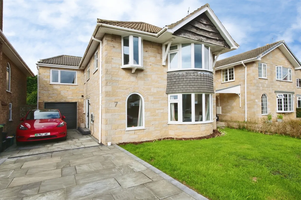 5 bed house for sale — Furnwood, Haxby, York