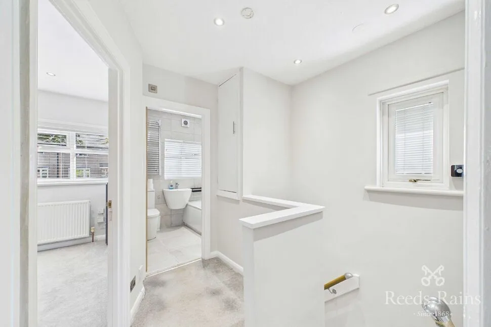 Walpole Road, Huddersfield, West Yorkshire, HD4, photo 11